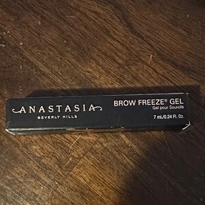 Anastasia Beverly Hills Brow Freeze Gel in Black Box